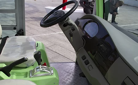 Electric Sightseeing Bus Appearance & Dashboard